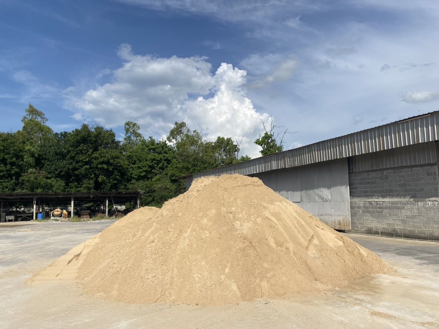 ทรายละเอียด (ทราย 1 คิว = 1.6 ตัน)