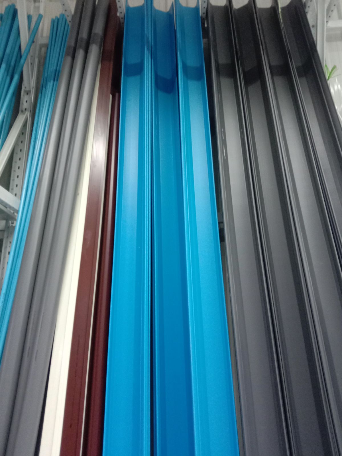 รางน้ำ PVC โอเค แบบเจาะรูขวา (SCG) ฟ้า