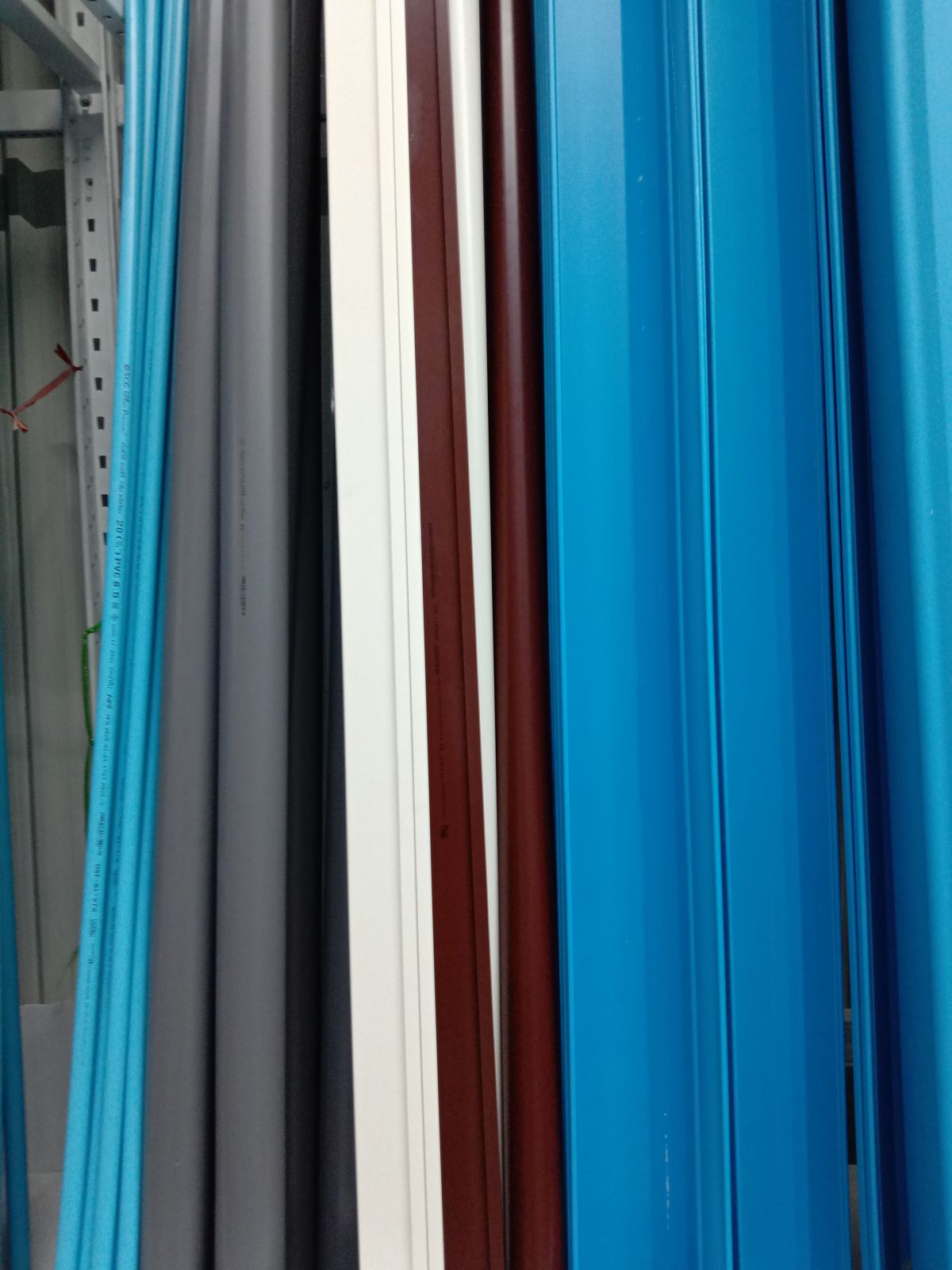 รางน้ำฝน ไวนิล 4 เมตร วีจี เฟิร์ส R2 สีน้ำตาลแดง