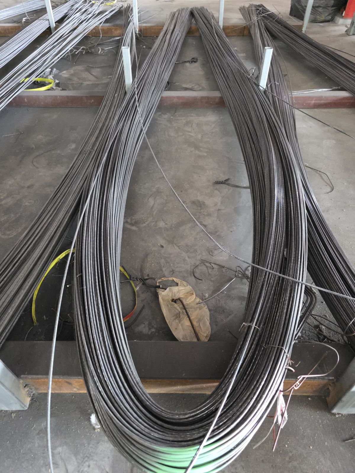 เหล็กเส้นกลมลาย 2 หุน (5 มิล นน. 1.3)  (สีเขียว)