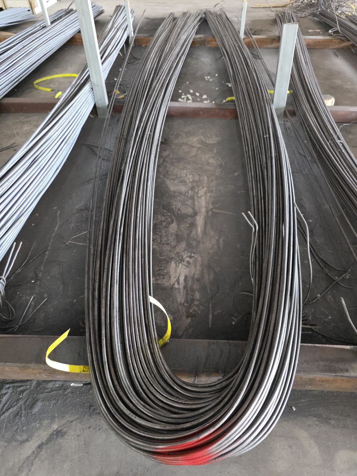 เหล็กเส้นกลม TATA 3 หุน RB9 นน. 4.99 (สีแดง) **พับ**