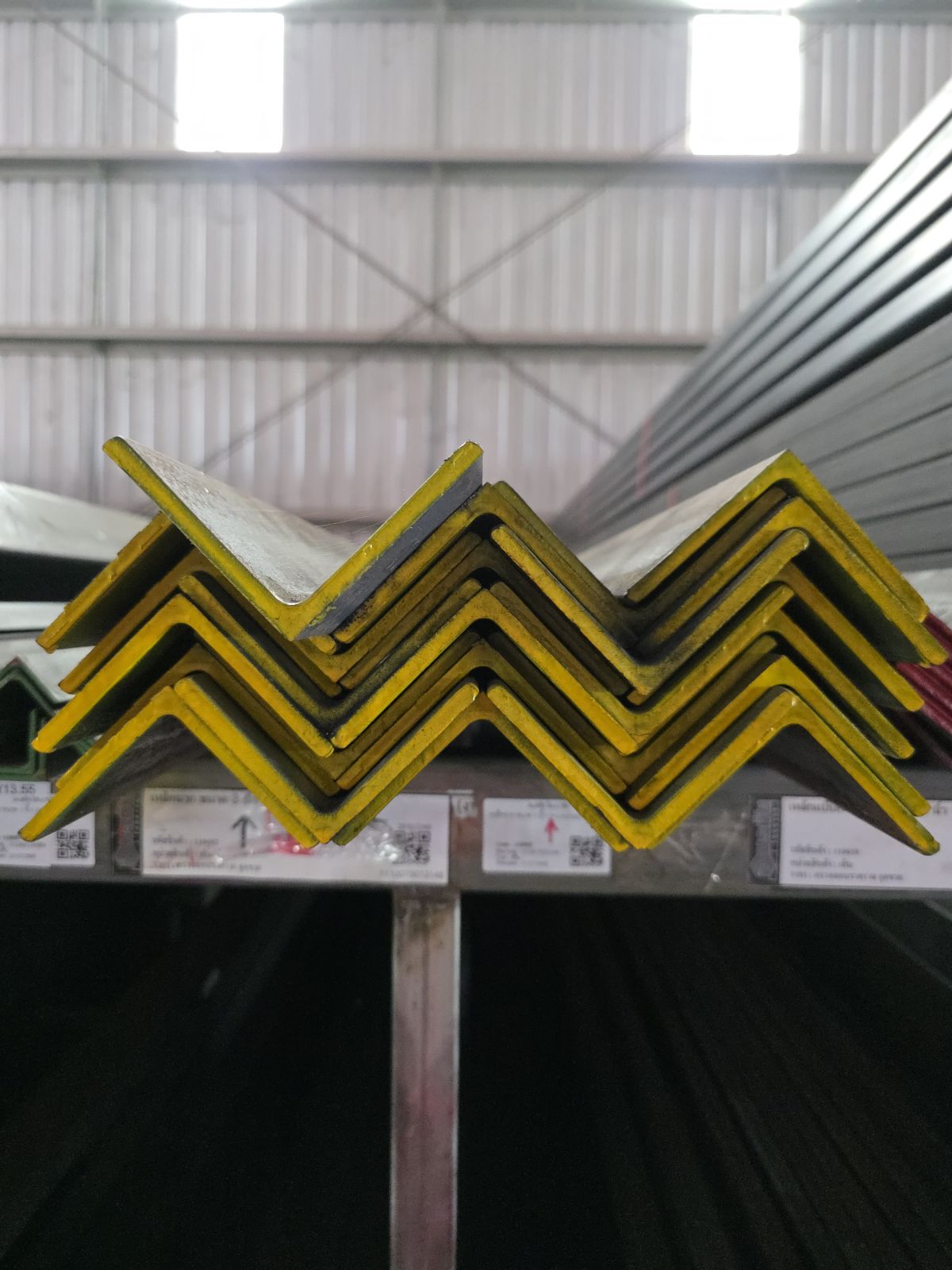 เหล็กฉาก ขนาด 3 นิ้ว 75 x 6.0 มม. สีเหลือง