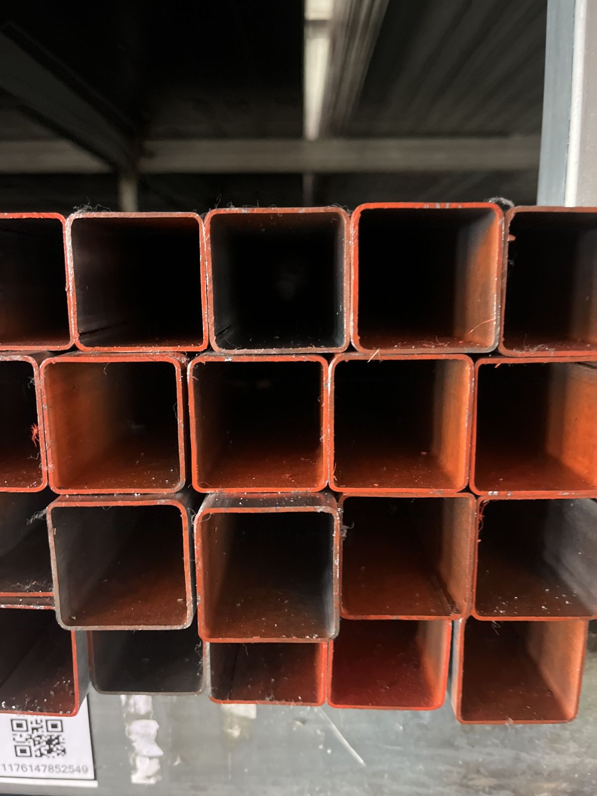 เหล็กแป๊ปเหลี่ยม GI ขนาด 1.1/2*1.1/2 นิ้ว 1.2 [กัลวาไนซ์] (7.41 Kg)  สีส้ม