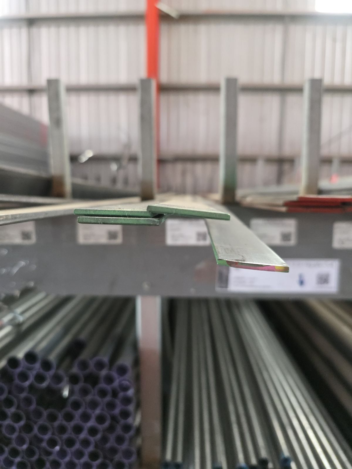 เหล็กแบน ขนาด 1.1/4 นิ้ว(32mm) 3.0 มิล 4.52kg สีเขียว