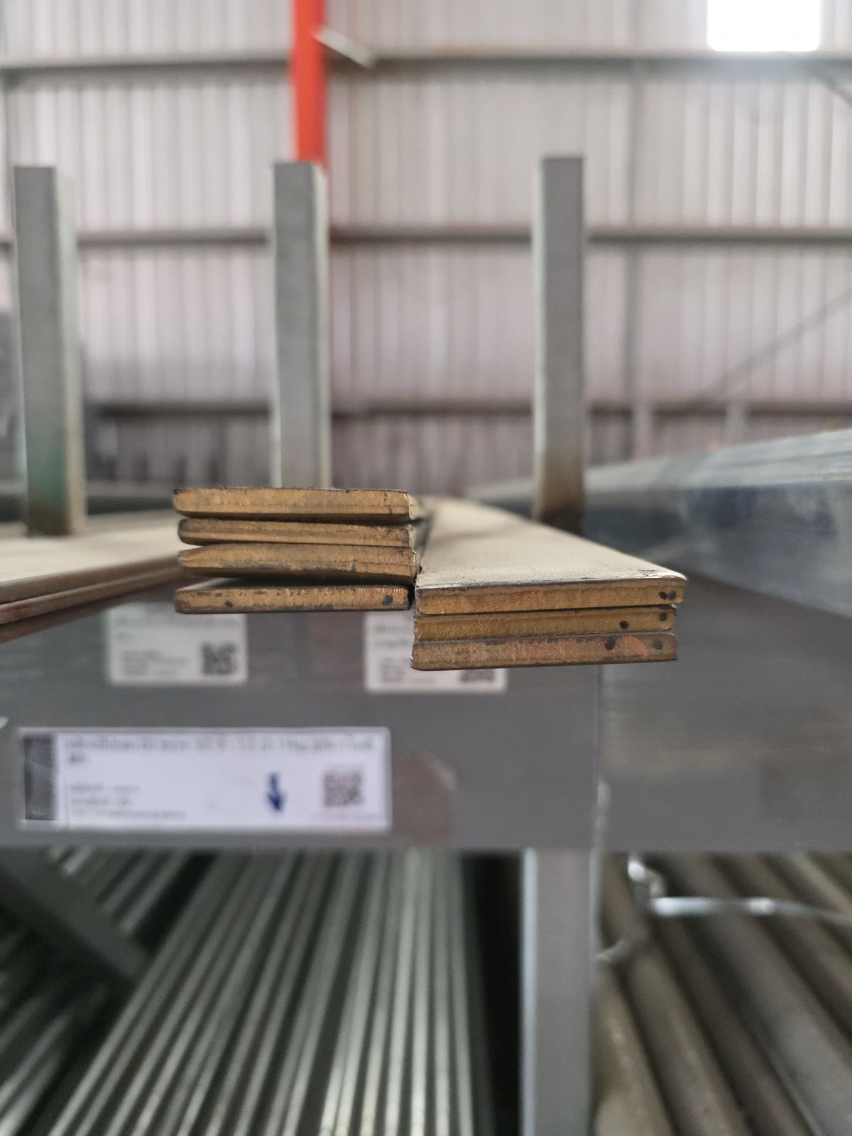 เหล็กแบน ขนาด 2 นิ้ว(50mm) 6.0 มิล 13.54kg สีทอง