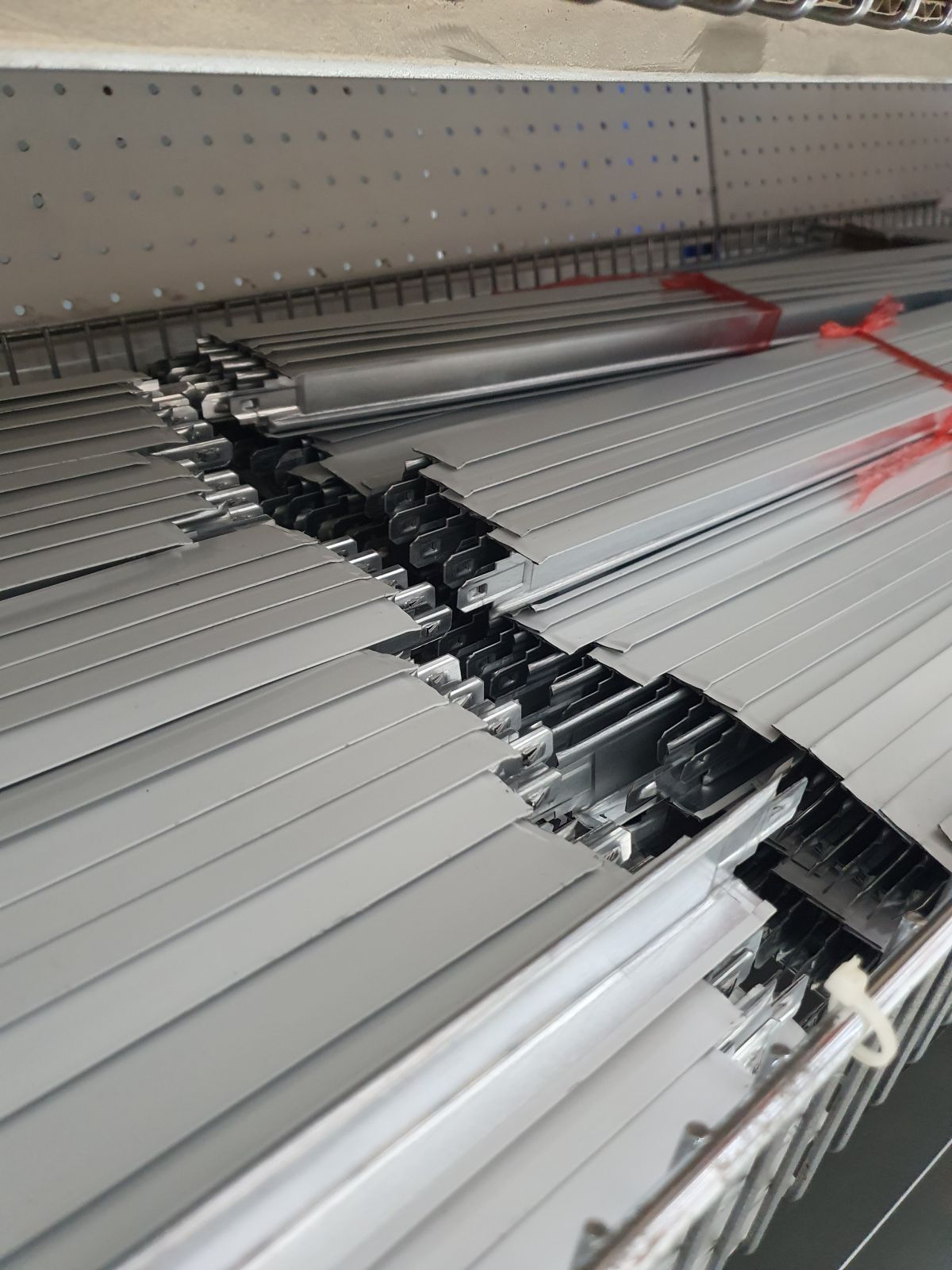 ตัวซอยสังกะสีชุบ (งานโครงฝ้าแขวน)