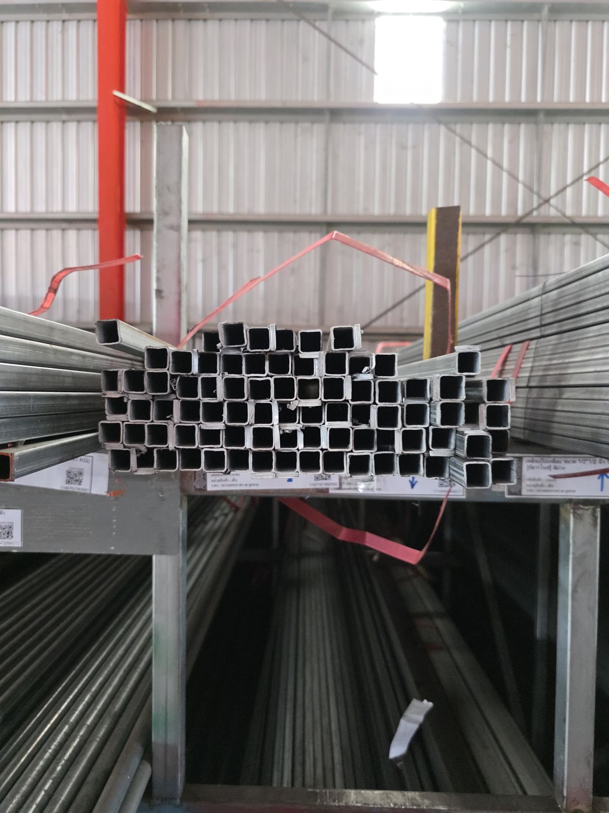 เหล็กแป๊ปเหลี่ยม GI ขนาด 3/4*3/4 นิ้ว 1.0 มิล (3.18KG)  [กัลวาไนซ์ชุปแข็ง] สีขาว