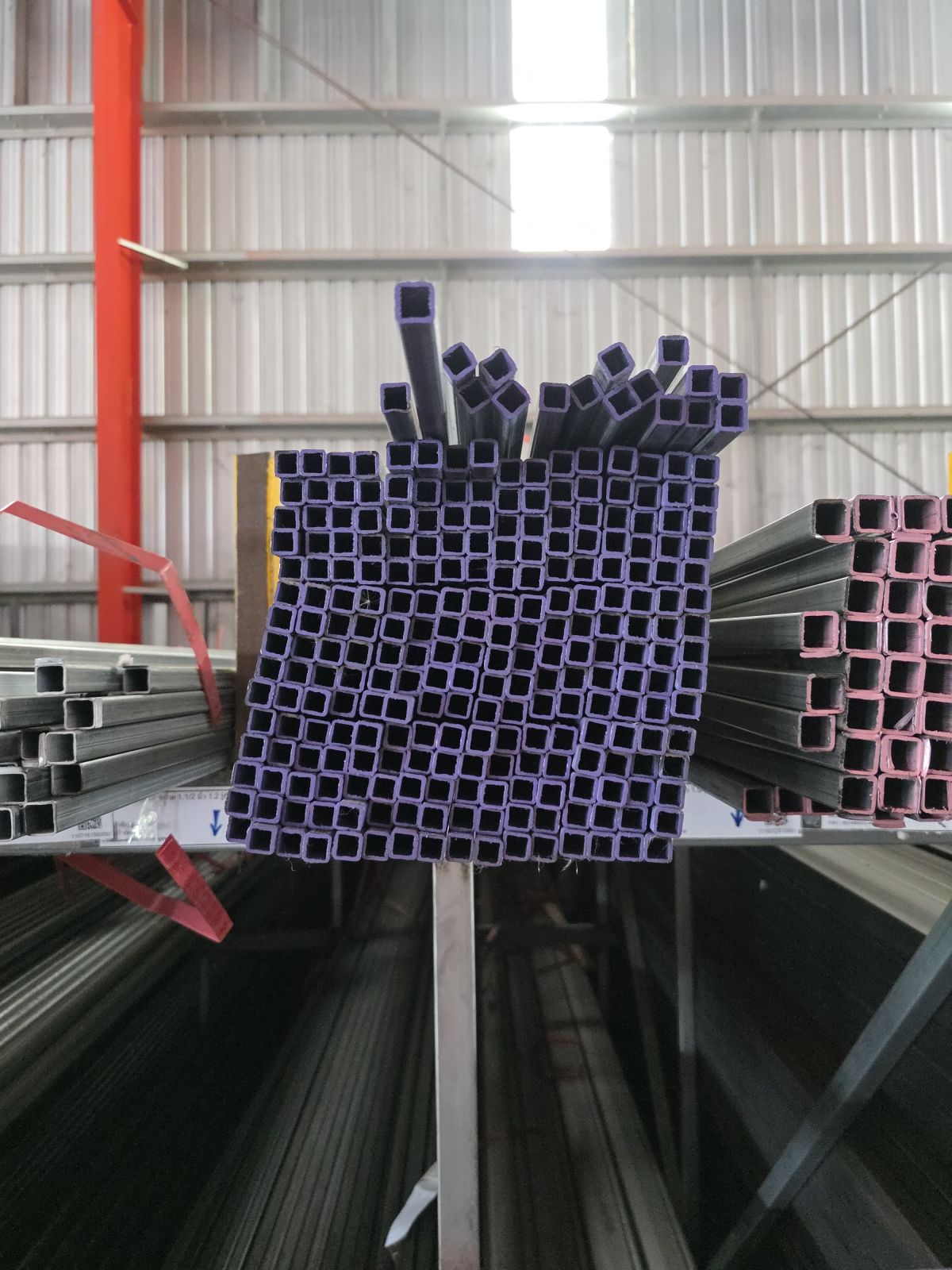 เหล็กแป๊ปเหลี่ยม GI ขนาด 1/2*1/2 นิ้ว 1.2 มิล   (2.33KG) [กัลวาไนซ์] สีม่วง