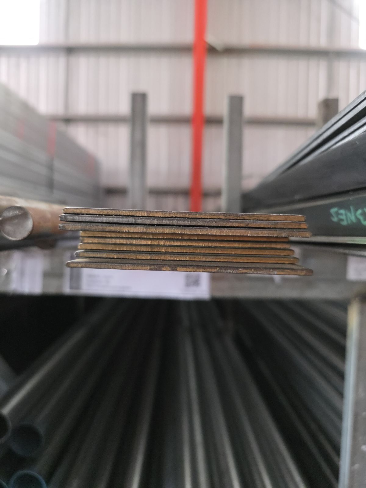 เหล็กแบน ขนาด 4 นิ้ว (3 มิล) นน. 14.00 กก. สีทอง