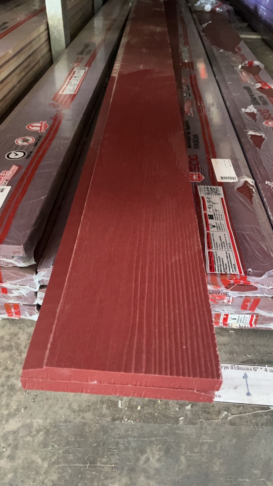 ไม้เชิงชายตราช้าง สมาร์ทวูด สีโอ๊คแดง 6" * 4 เมตร