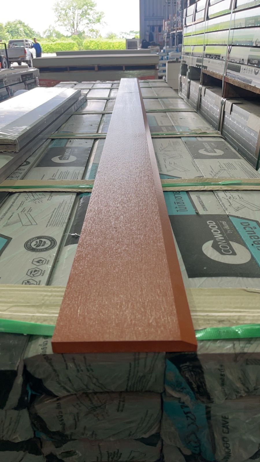 ไม้เชิงชาย คอนวูด สีมะฮอกกานี หน้า 6"*3.05 เมตร