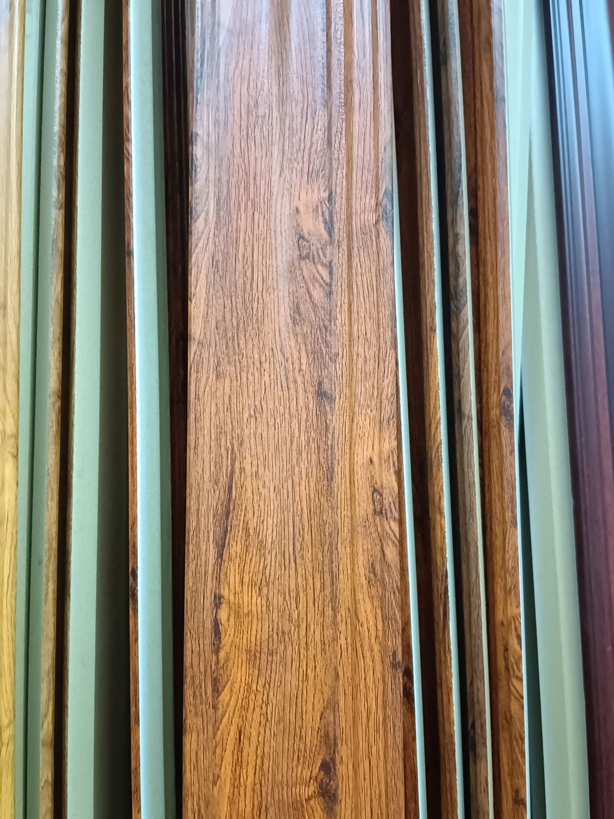 ไม้บัวบน PH Wood 3" ลายไม้มะค่า PH508-5