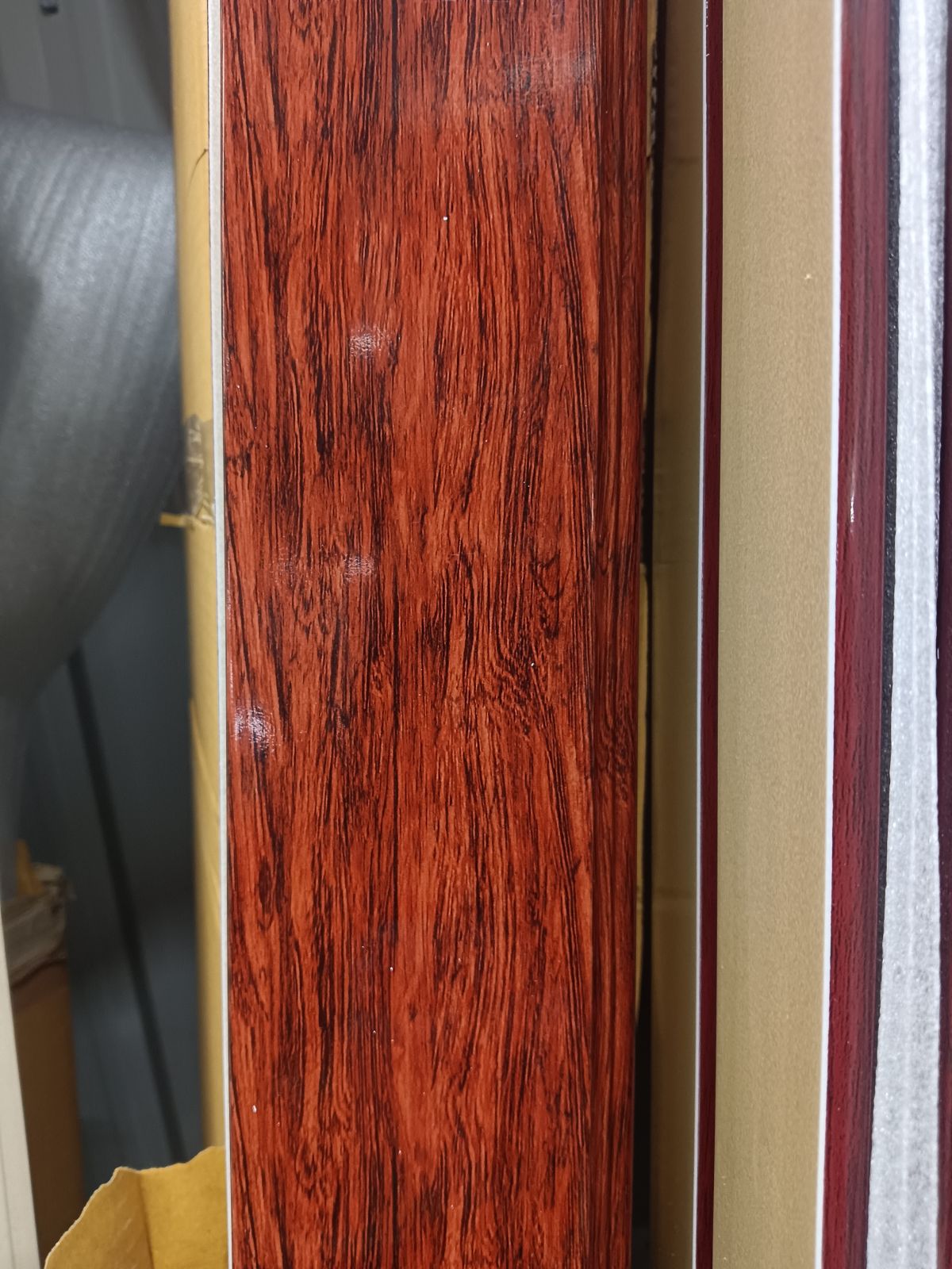 ไม้บัวล่าง PH Wood  ลายไม้พยุง  PH801-11