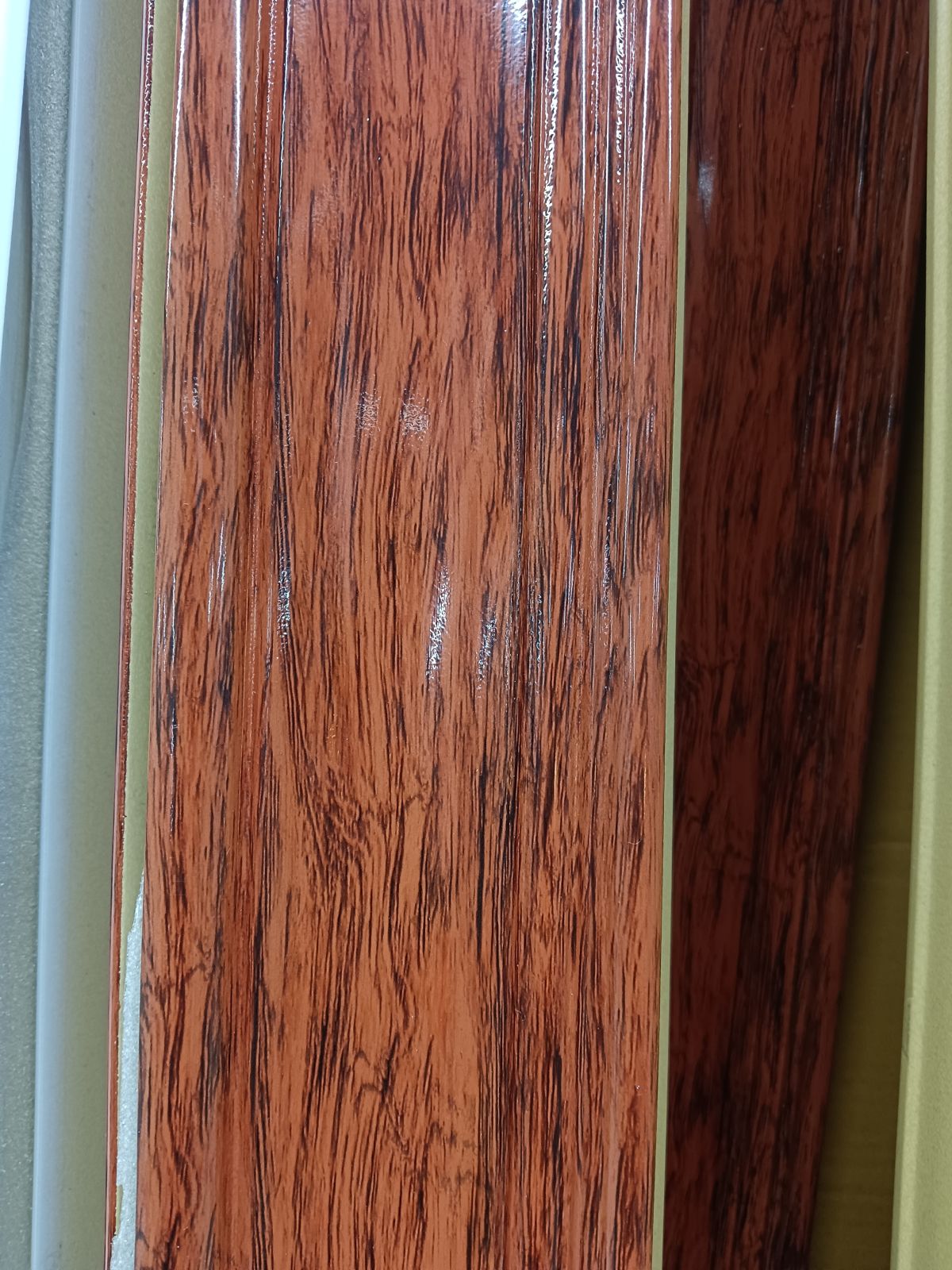 ไม้บัวบน PH Wood 4" ลายไม้พยุง PH808-11