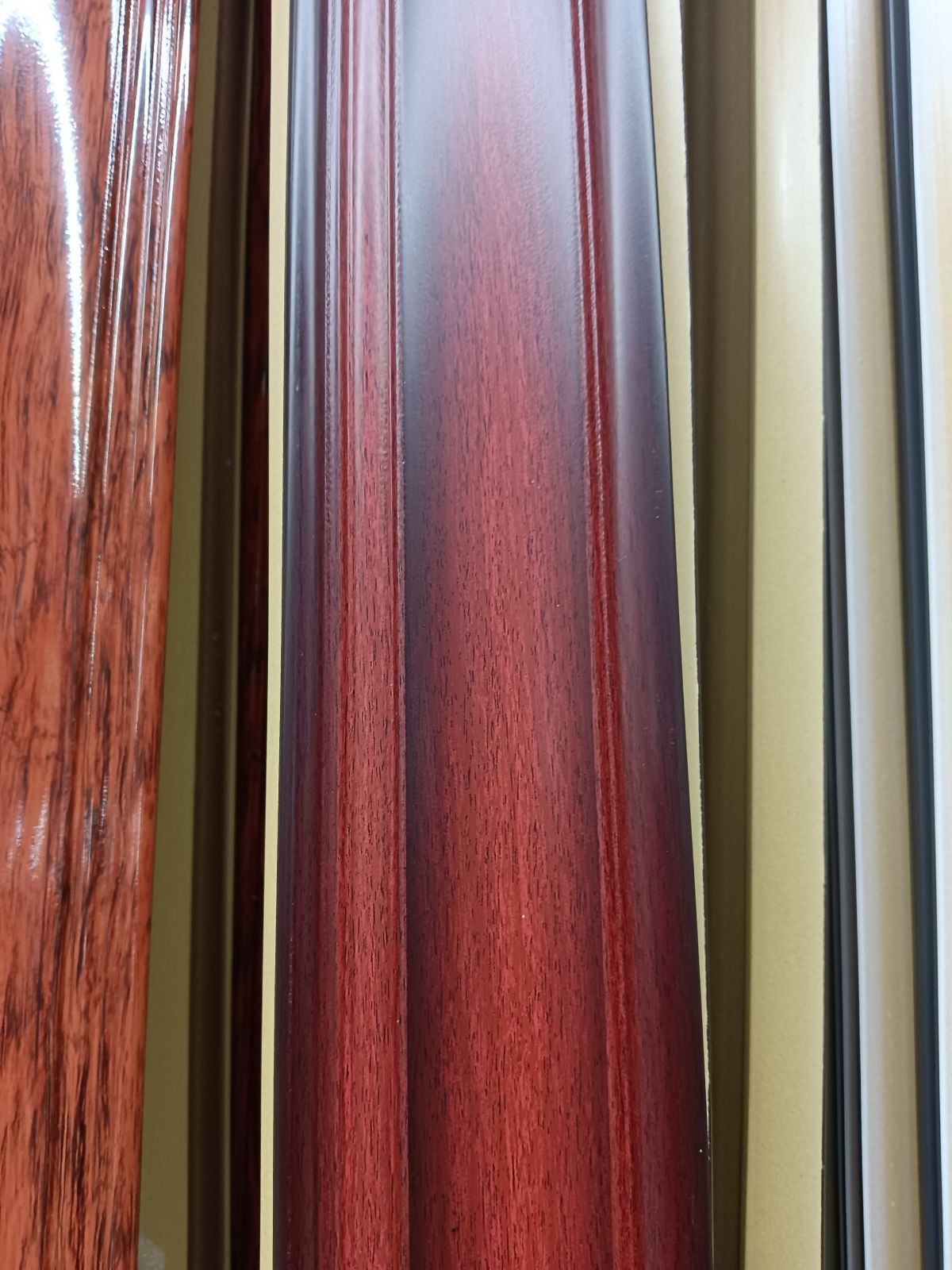 ไม้บัวบน PH Wood 4" ลายไม้แดง PH808-4