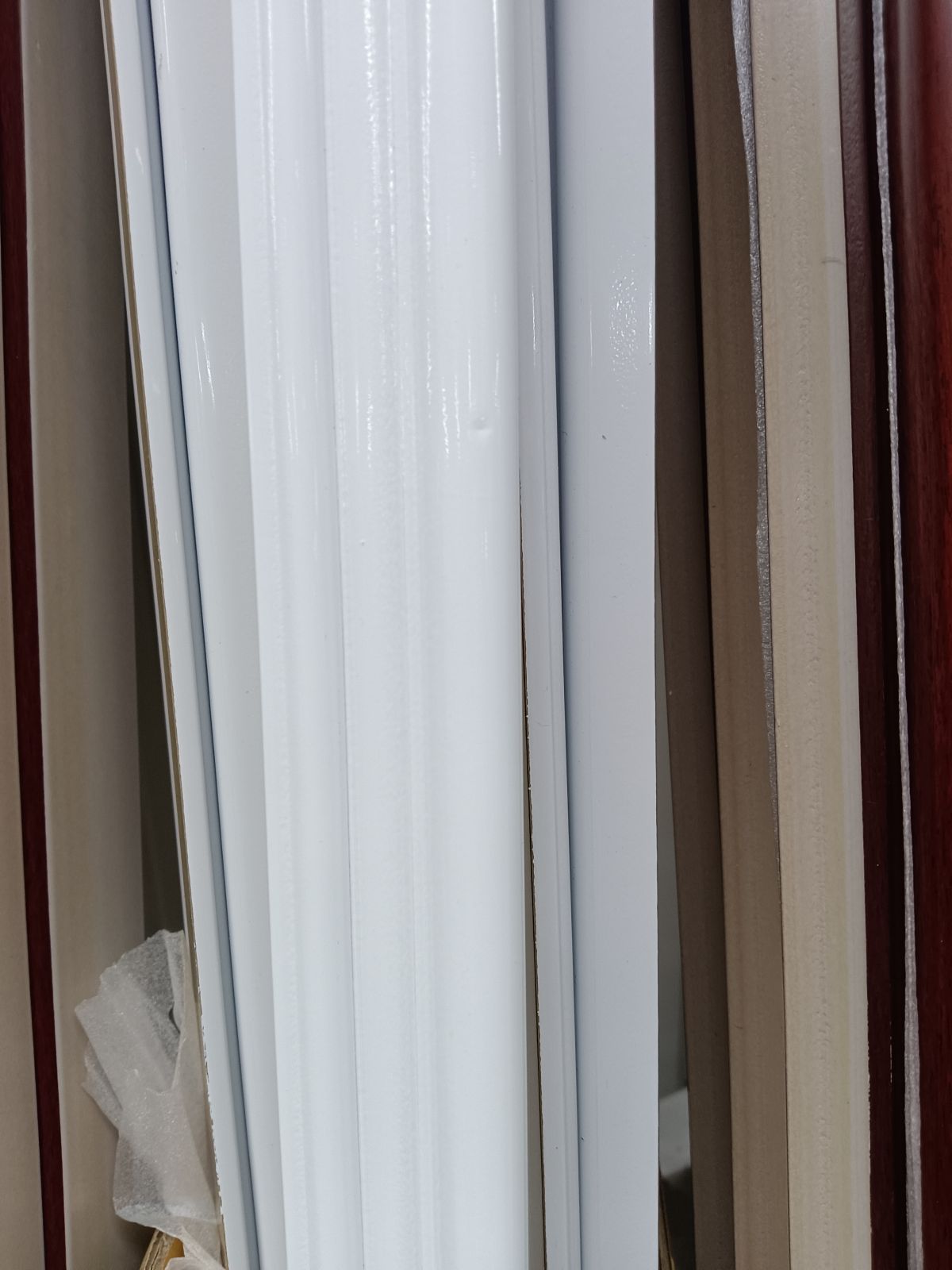 ไม้บัวบนสามเหลี่ยม PH Wood สีขาว PH308-7