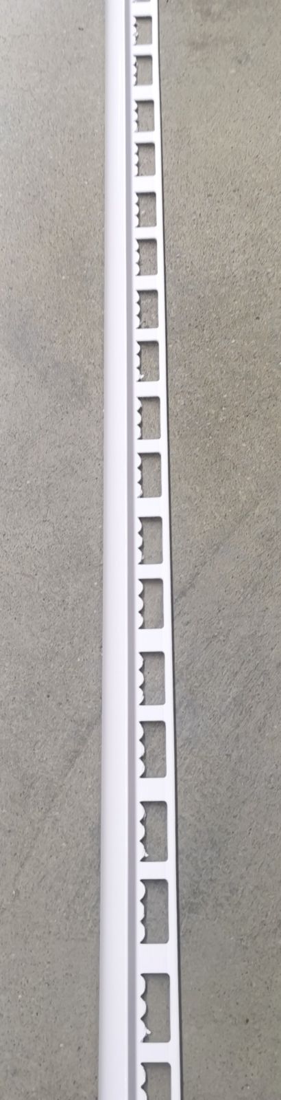 คิ้วกระเบื้อง PVC เคลือบเงา #05-1 สีขาว BERRY