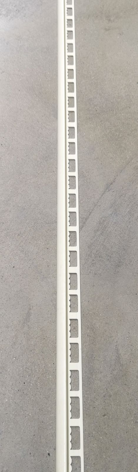 คิ้วกระเบื้อง PVC เคลือบเงา #05-3 สีครีมเข้ม BERRY