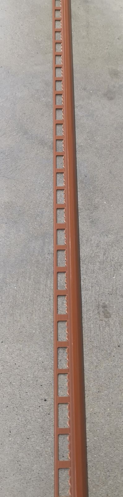 คิ้วกระเบื้อง PVC เคลือบเงา #05-8 สีน้ำตาลทอง BERRY