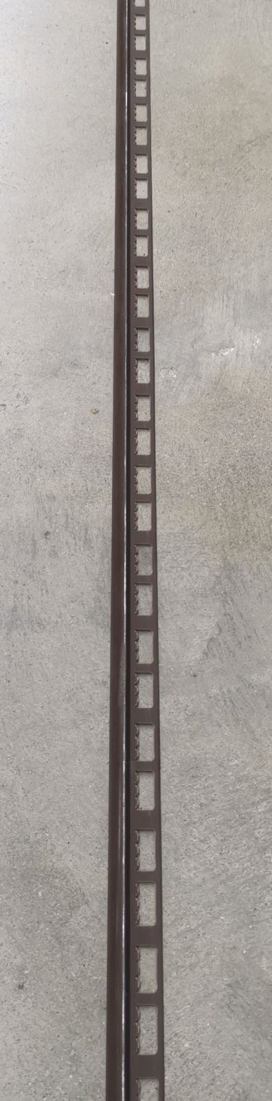 คิ้วกระเบื้อง PVC เคลือบเงา #05-9 สีน้ำตาล BERRY