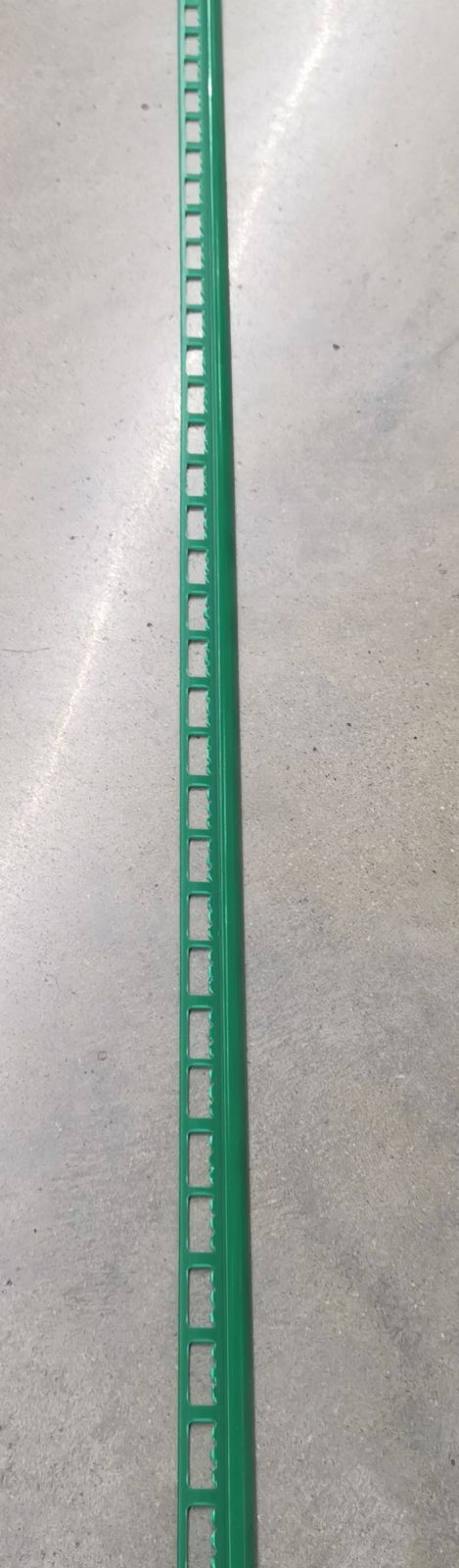 คิ้วกระเบื้อง PVC เคลือบเงา #05-13  สีเขียวหยก BERRY