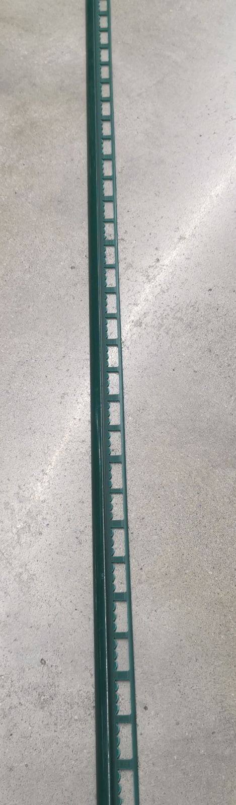 คิ้วกระเบื้อง PVC เคลือบเงา #05-14  สีเขียวเข้ม BERRY