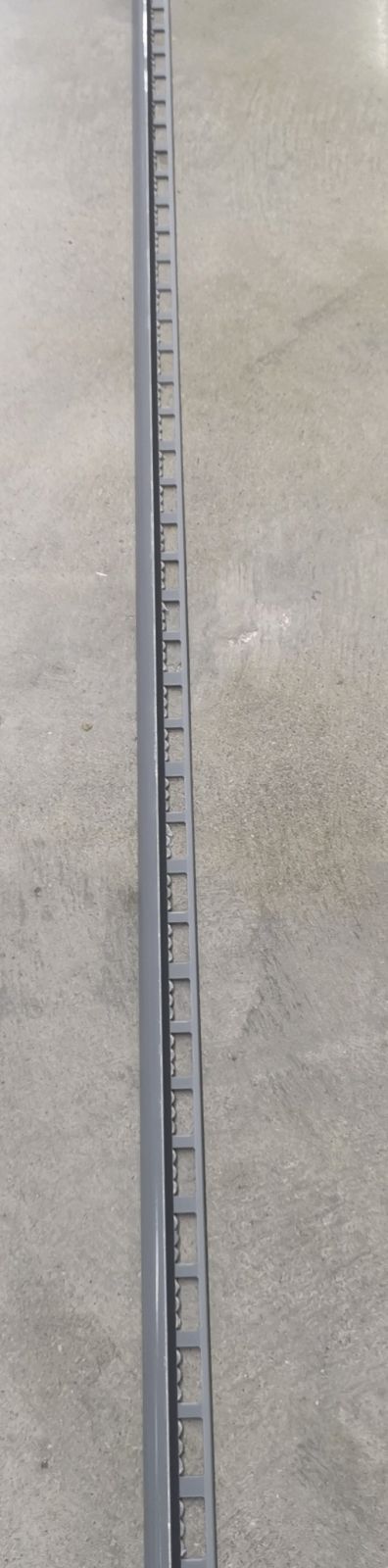 คิ้วกระเบื้อง PVC เคลือบเงา #05-20 สีเทาเข้ม BERRY