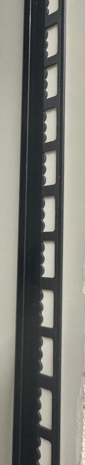 คิ้วแกรนิตโต้ PVC เคลือบเงา #06-21 สีดำ BERRY