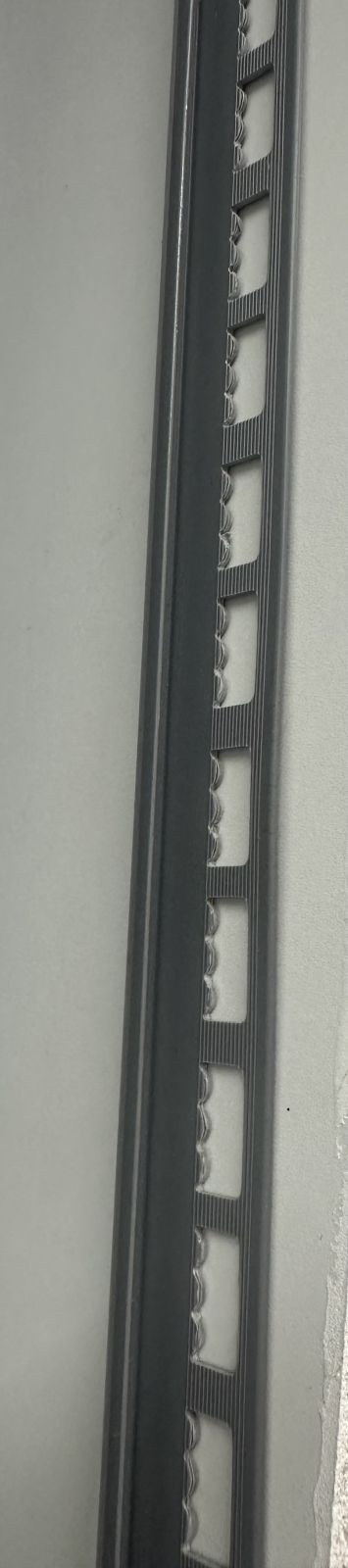 คิ้วแกรนิตโต้ PVC เคลือบเงา #06-20  สีเทาเข้ม BERRY