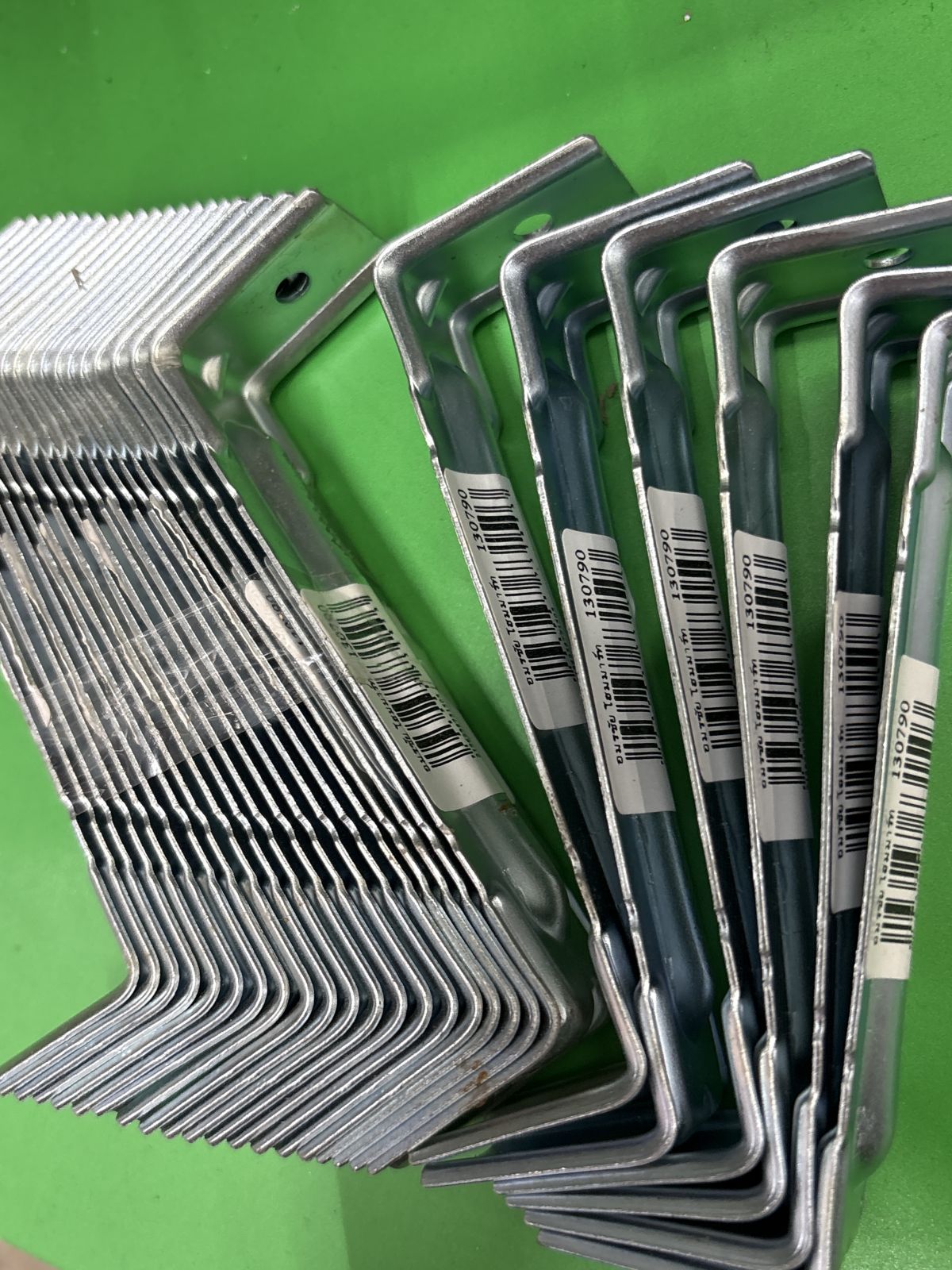 ขายึดบานเกล็ด SUG