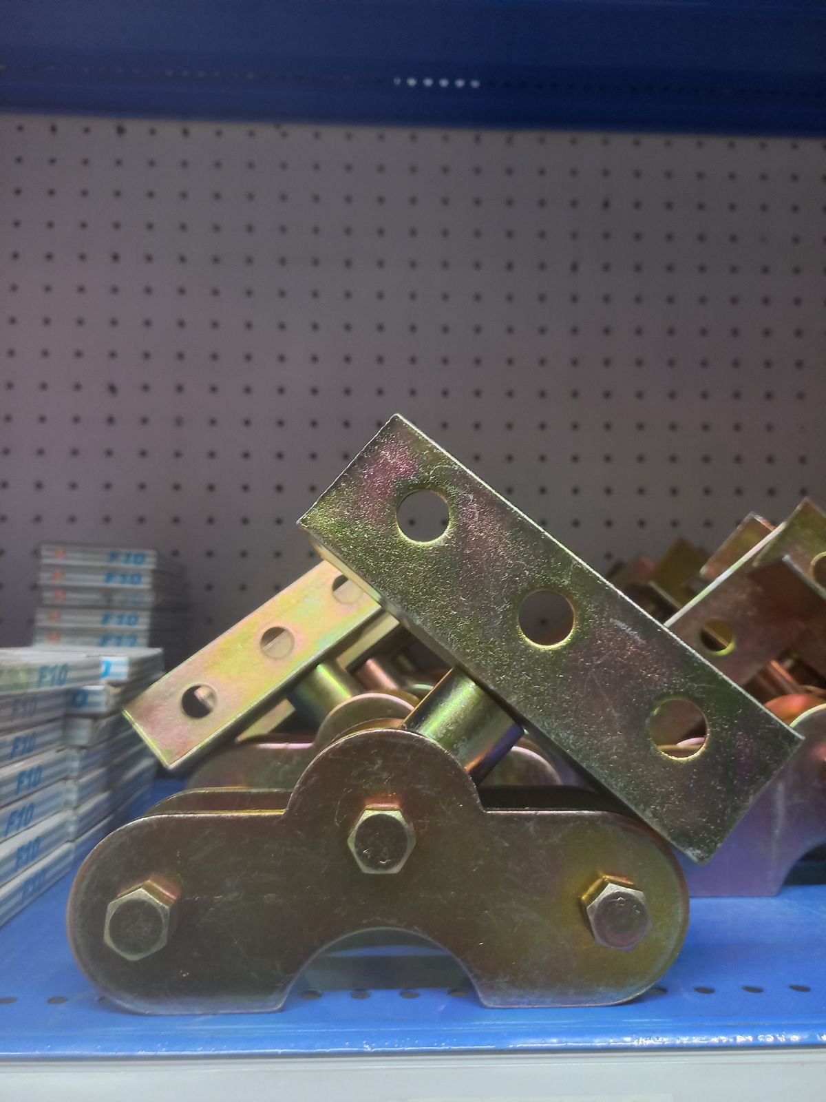 ประกับล้อประตูเหล็ก ขาคู่ 2.1/2" เป็น (กระดก)