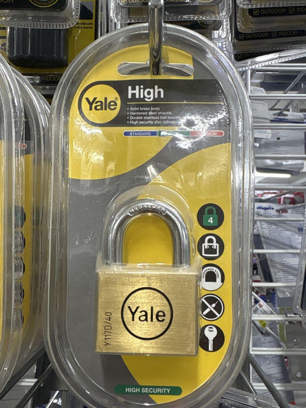 กุญแจคล้อง Yale 40 มม. ห่วงสั้น ทองเหลืองแท้ BD40