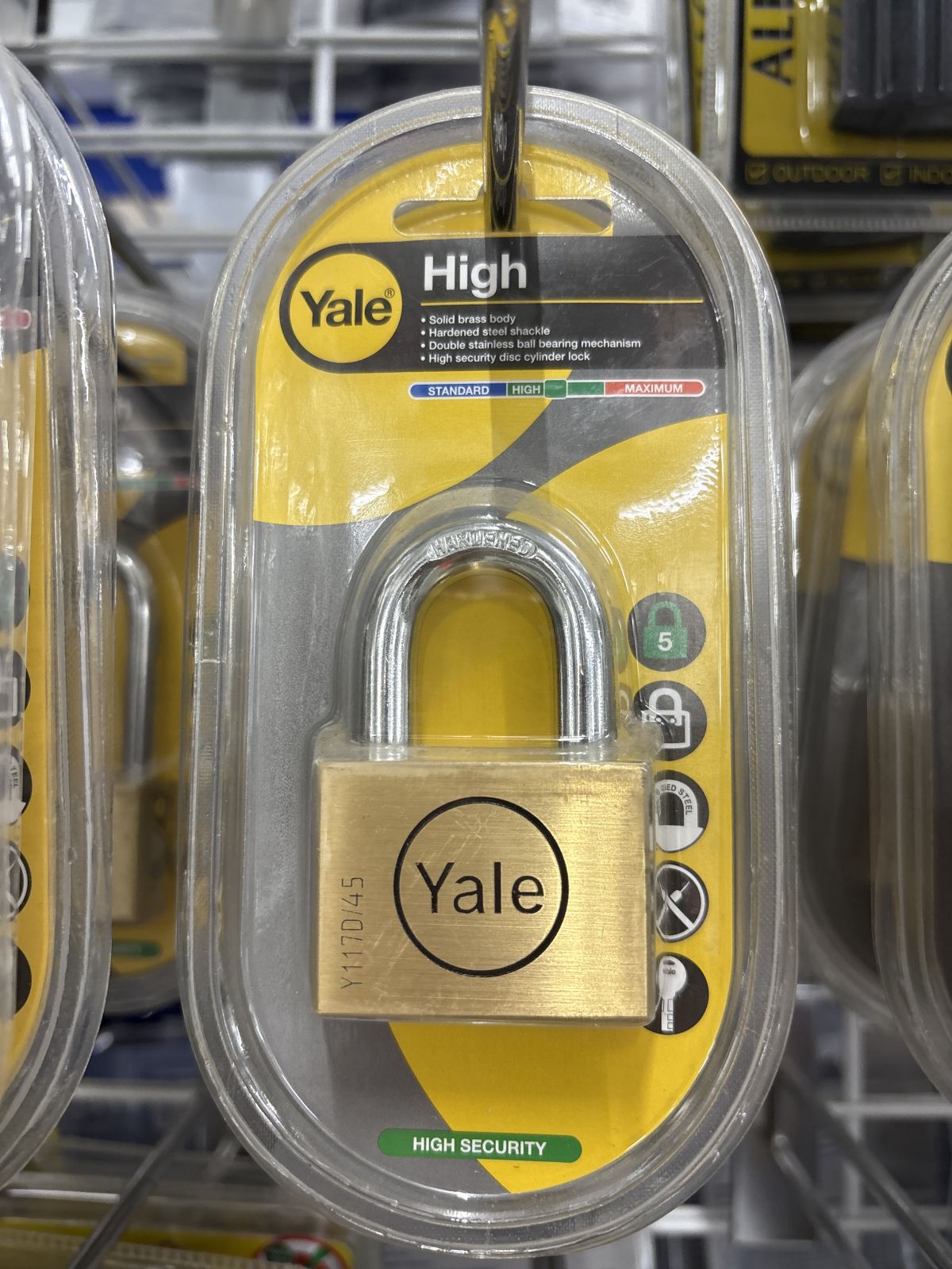 กุญแจคล้อง Yale 45 มม. ห่วงสั้น ทองเหลืองแท้ BD45