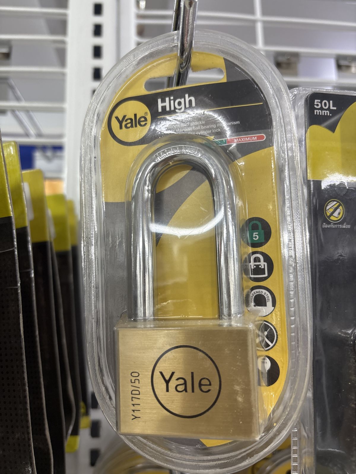 กุญแจคล้อง Yale 50 มม. ห่วงยาว ทองเหลืองแท้ BD50L