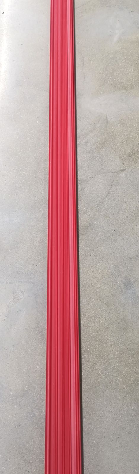 จมูกบันไดยาว 2.50m #425-8 สีแดงสด BERRY