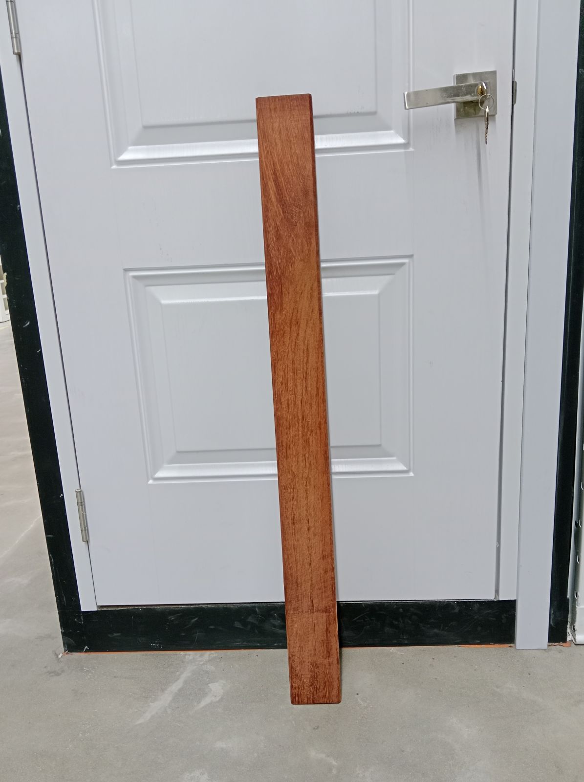 ไม้พื้นแคมปัสลบมุม KP871 (ก.ภัทร) 18*90*1000  (มัด 3 แผ่น)