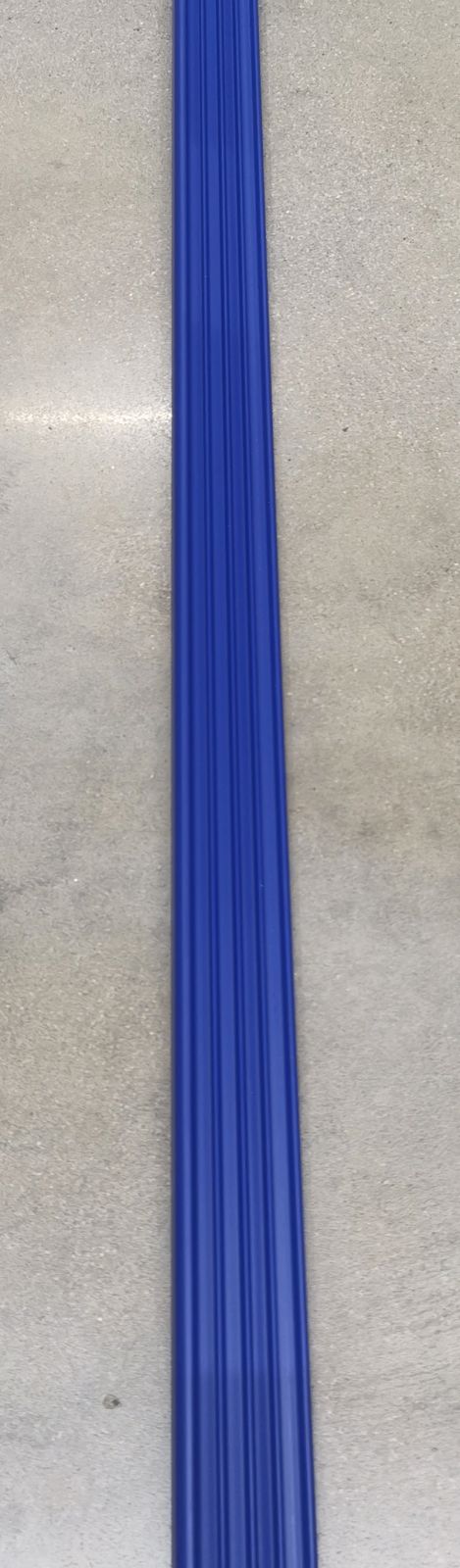 จมูกบันไดยาว 2.50m #425-6 สีน้ำเงิน BERRY