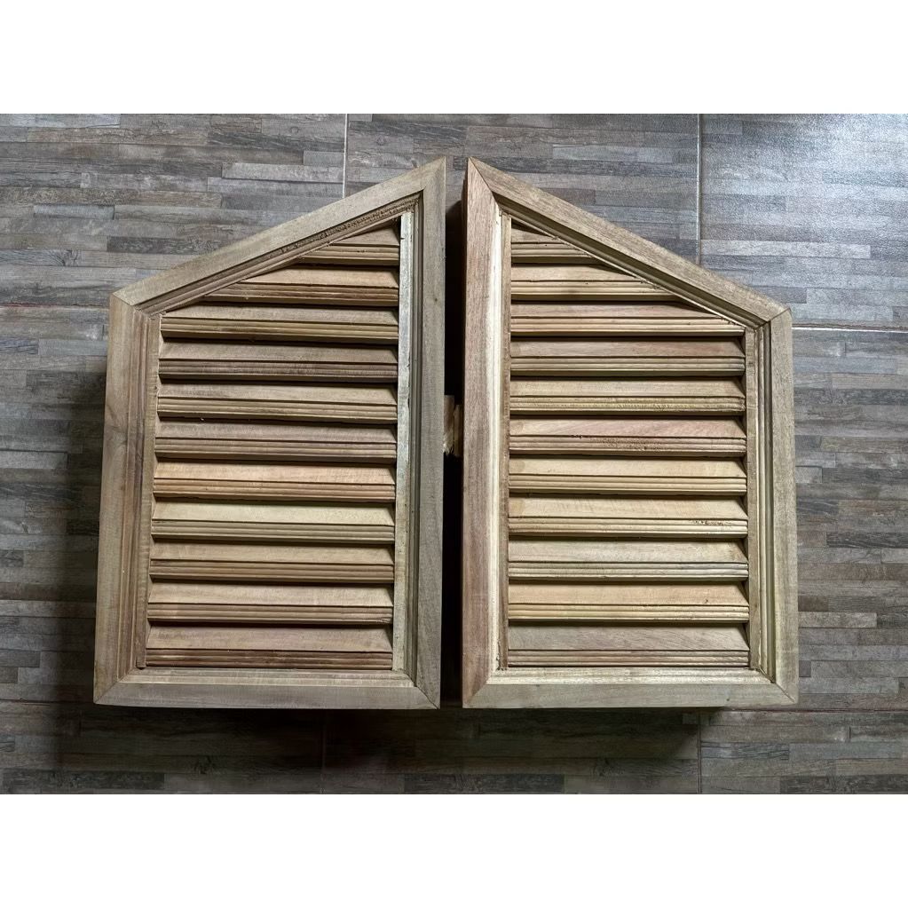 เกล็ดลมจั่ว แหลม 40*40*60 (ก.ภัทร)