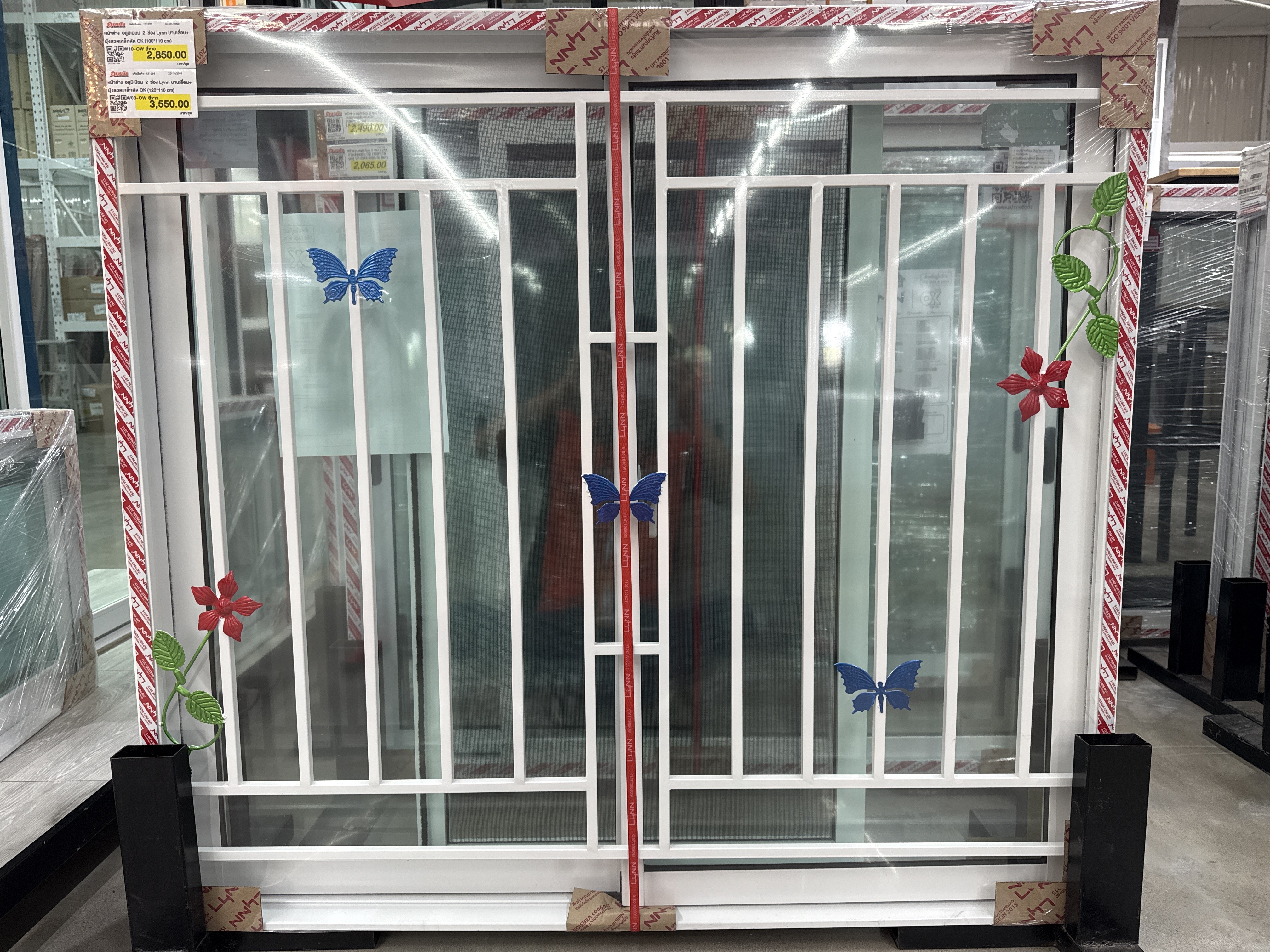 หน้าต่าง อลูมิเนียม 2 ช่อง Lynn บานเลื่อน+มุ้งลวดเหล็กดัด OK (120*110 cm) LP-OK-W03-OW สีขาว