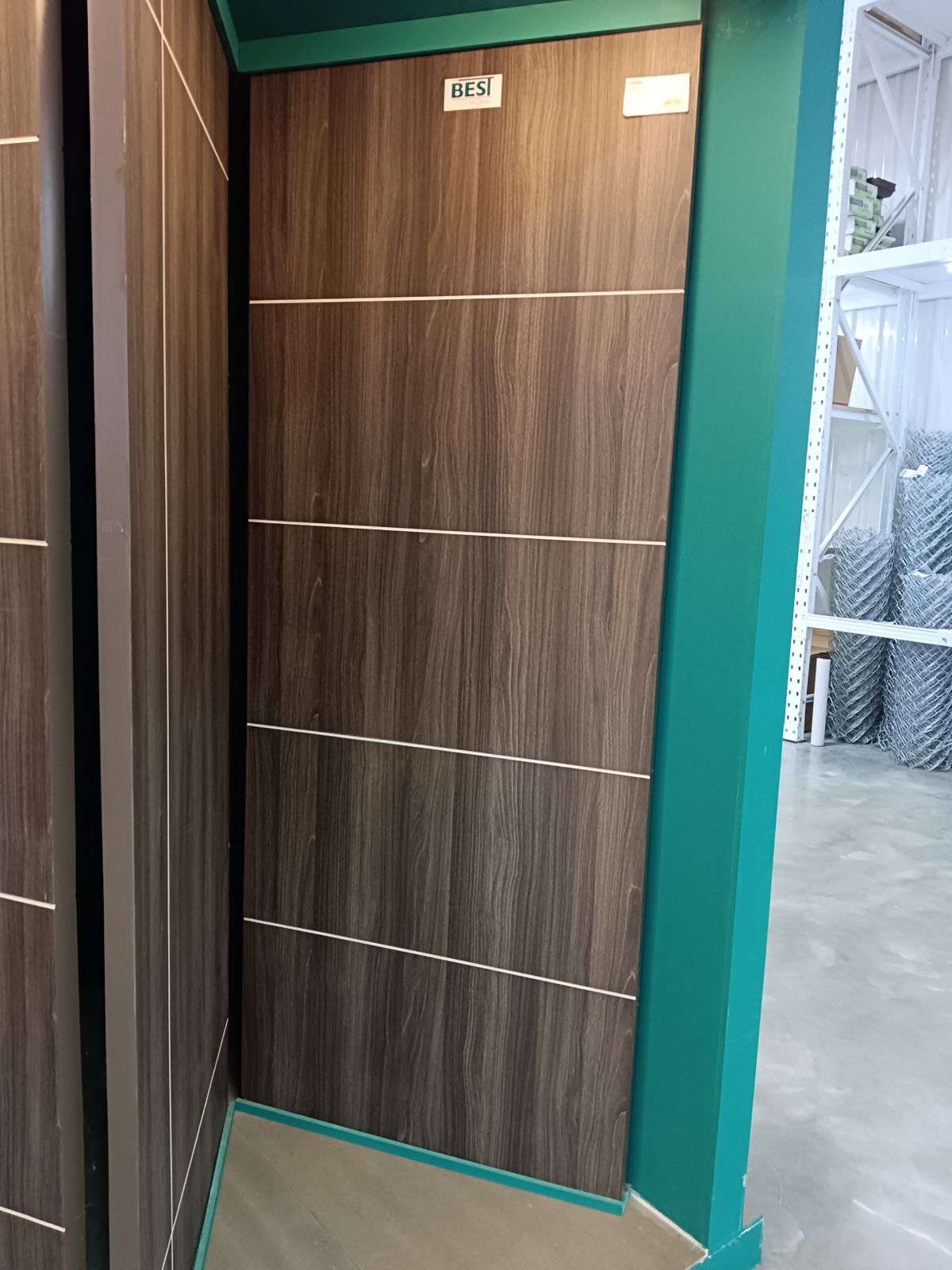 ประตูเมลามิน V08-GM03 สีโอ๊ค"  80*200 (BEST)