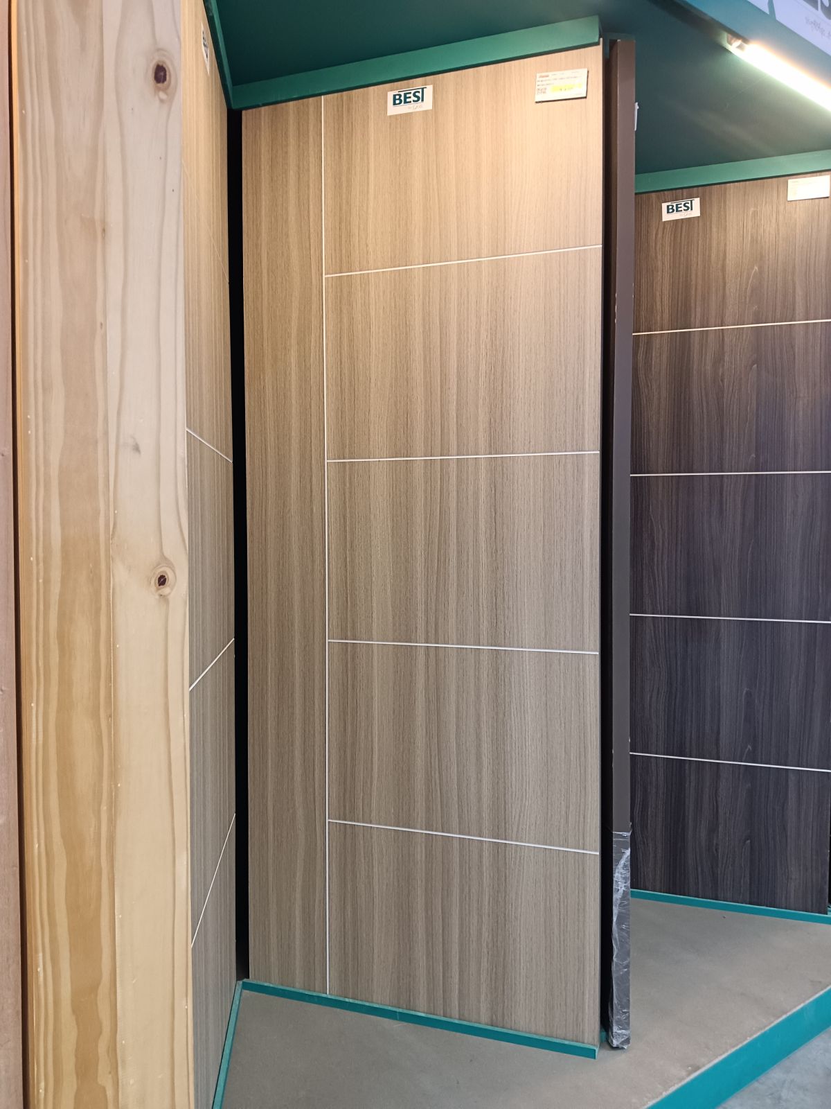 ประตูเมลามิน V09-GM02 สีน้ำตาลอ่อน"  80*200 (BEST)