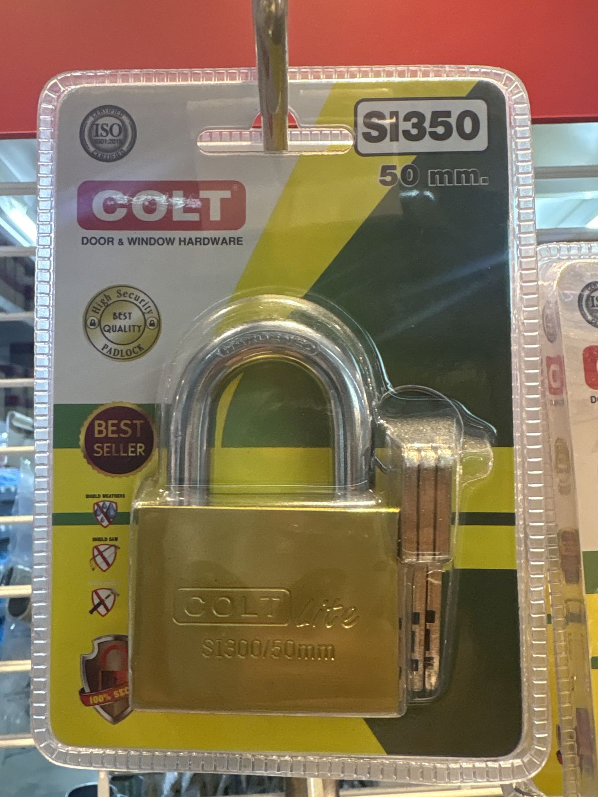 กุญแจคล้อง COLT LITE 50 มม. รุ่นแผง คอสั้น สีทองเหลือง SI350