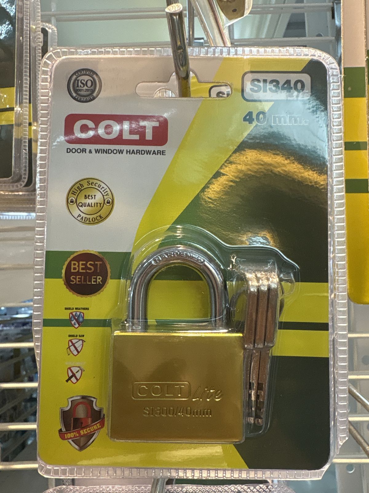 กุญแจคล้อง COLT LITE 40 มม. รุ่นแผง คอสั้น สีทองเหลือง SI340