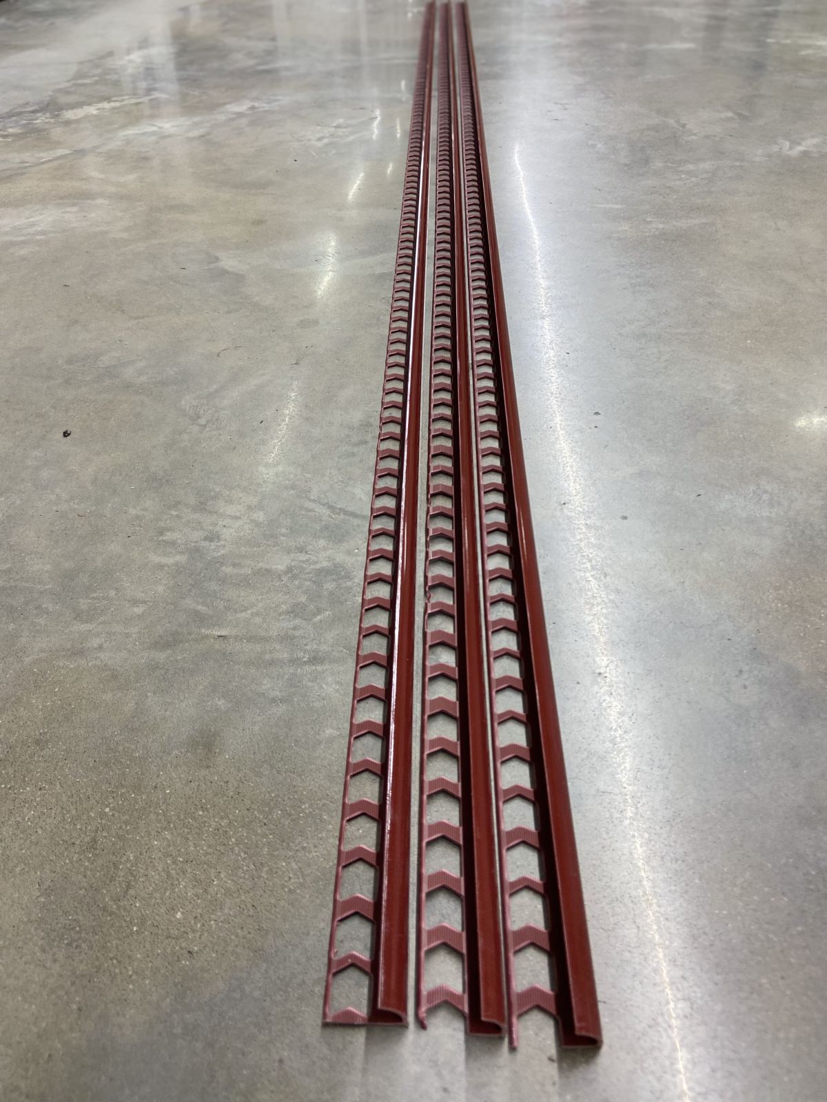 คิ้วแกรนิตโต้ PVC เคลือบเงา PF-183 สีโอ๊คแดง 441 WT