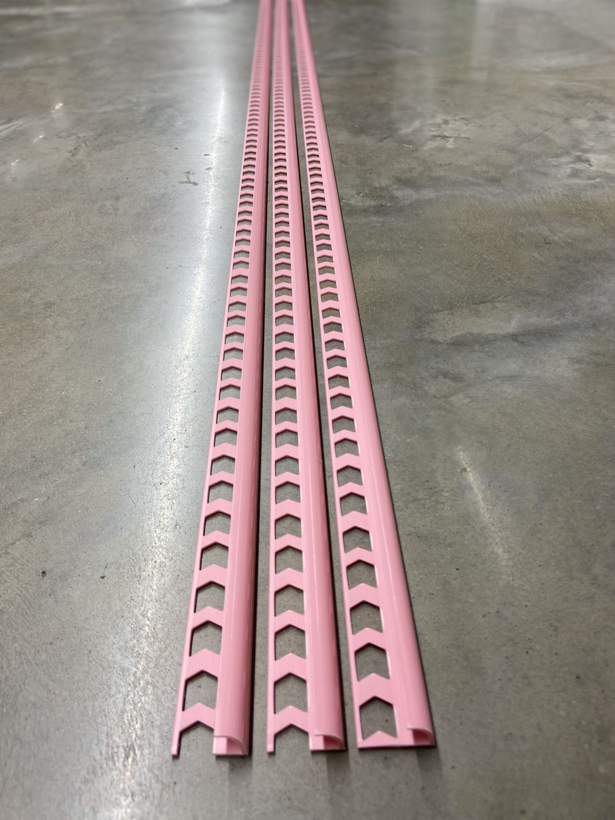 คิ้วแกรนิตโต้ PVC เคลือบเงา PF-183 ชมพูเข้ม 344 WT