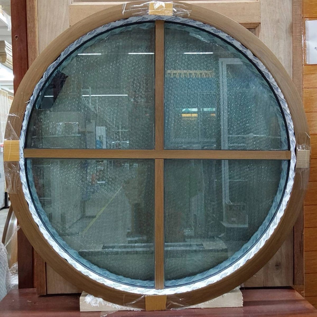 อลูมิเนียมช่องแสงวงกลม 4ฟัก D90 ลายไม้สักทอง (ก.ภัทร)