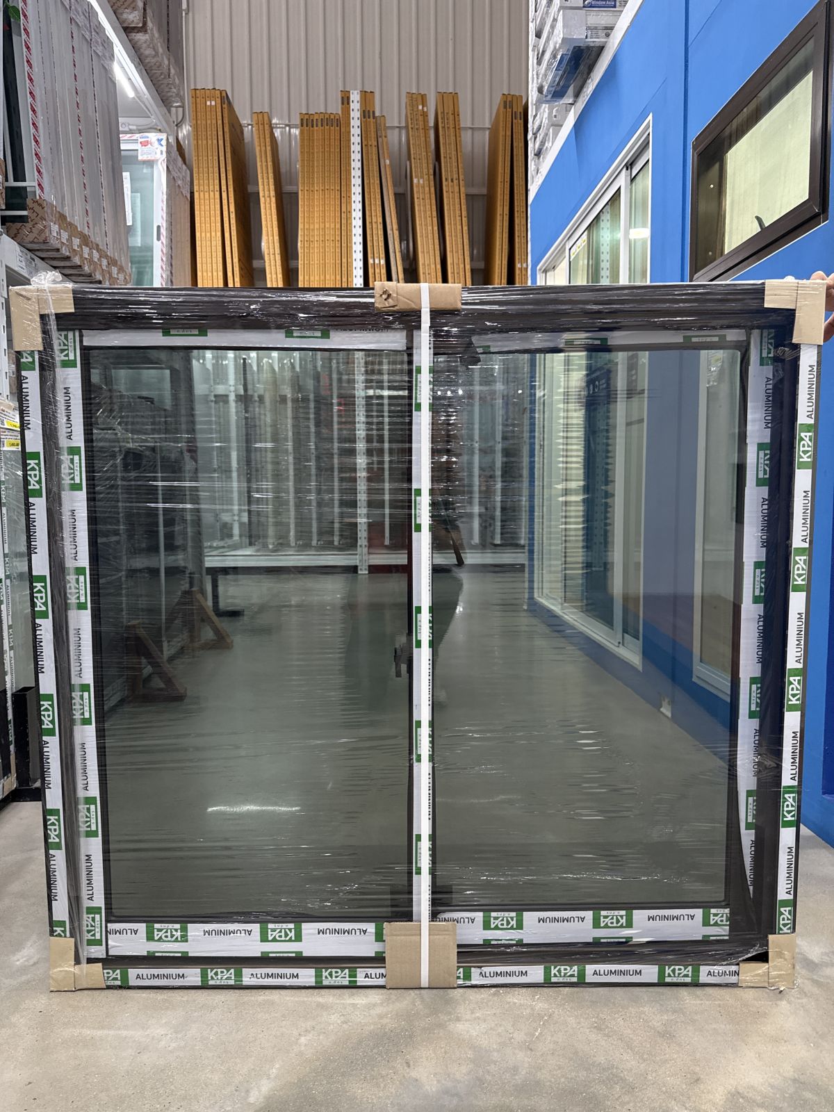 หน้าต่าง อลูมิเนียมขอบใหญ่ 2 ช่อง (ก.ภัทร) รุ่น ECO สีชา 120*110 บานเลื่อน/กระจกชา (ไม่มีมุ้ง)