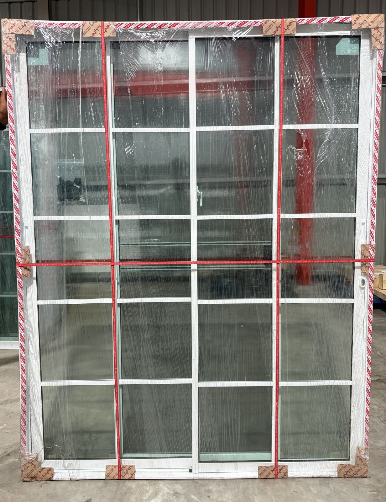 ประตูบานเลื่อนสลับ อลูมิเนียม Lynn ชุดมุ้ง OK (160*205 cm) LP-OK-D03-EU-00  สีขาว