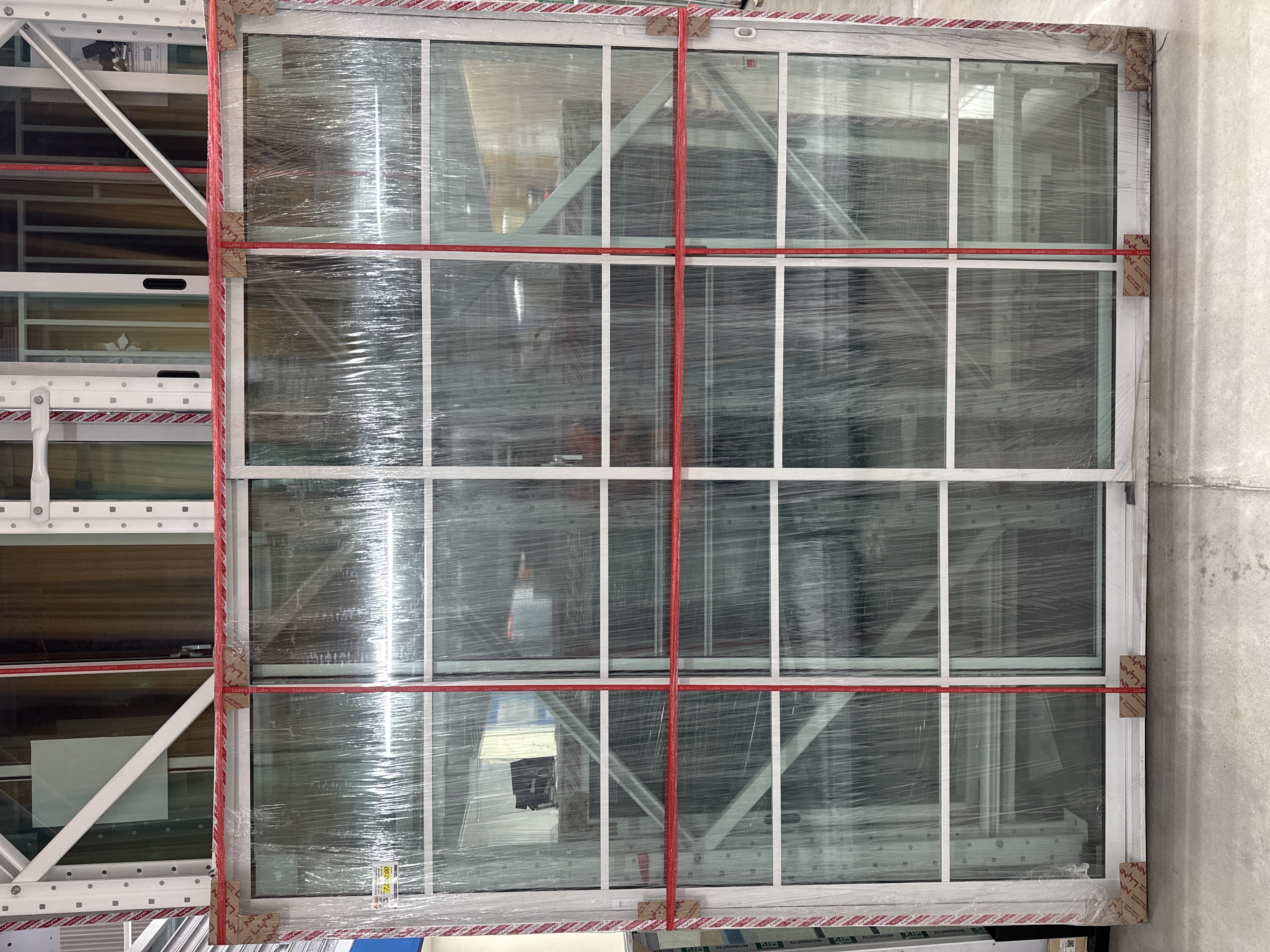 ประตูบานเลื่อนสลับ อลูมิเนียม Lynn ชุดมุ้ง OK (200*205 cm) LP-OK-D04-EU-00  สีขาว