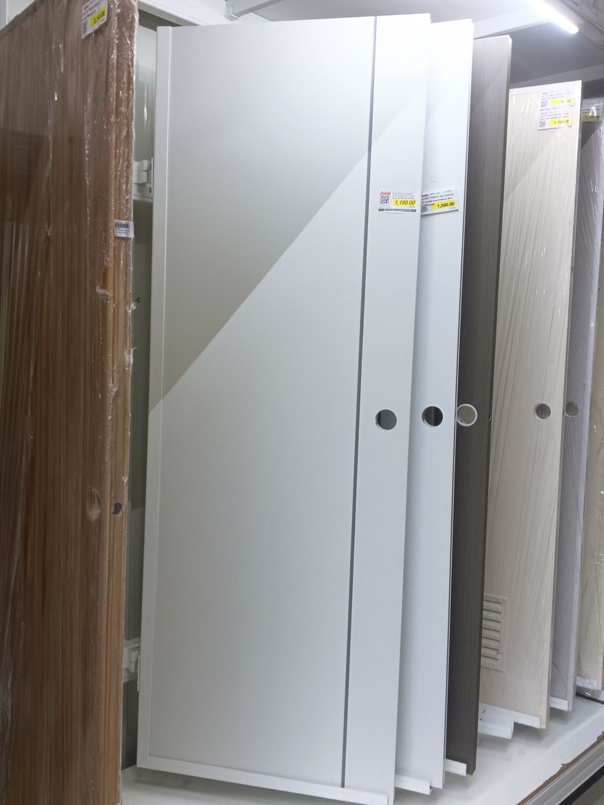 ประตู UPVC Extrusion  ECO-DOOR รุ่น X1 เจาะ ขนาด 70*200 ซม.(ภายใน)